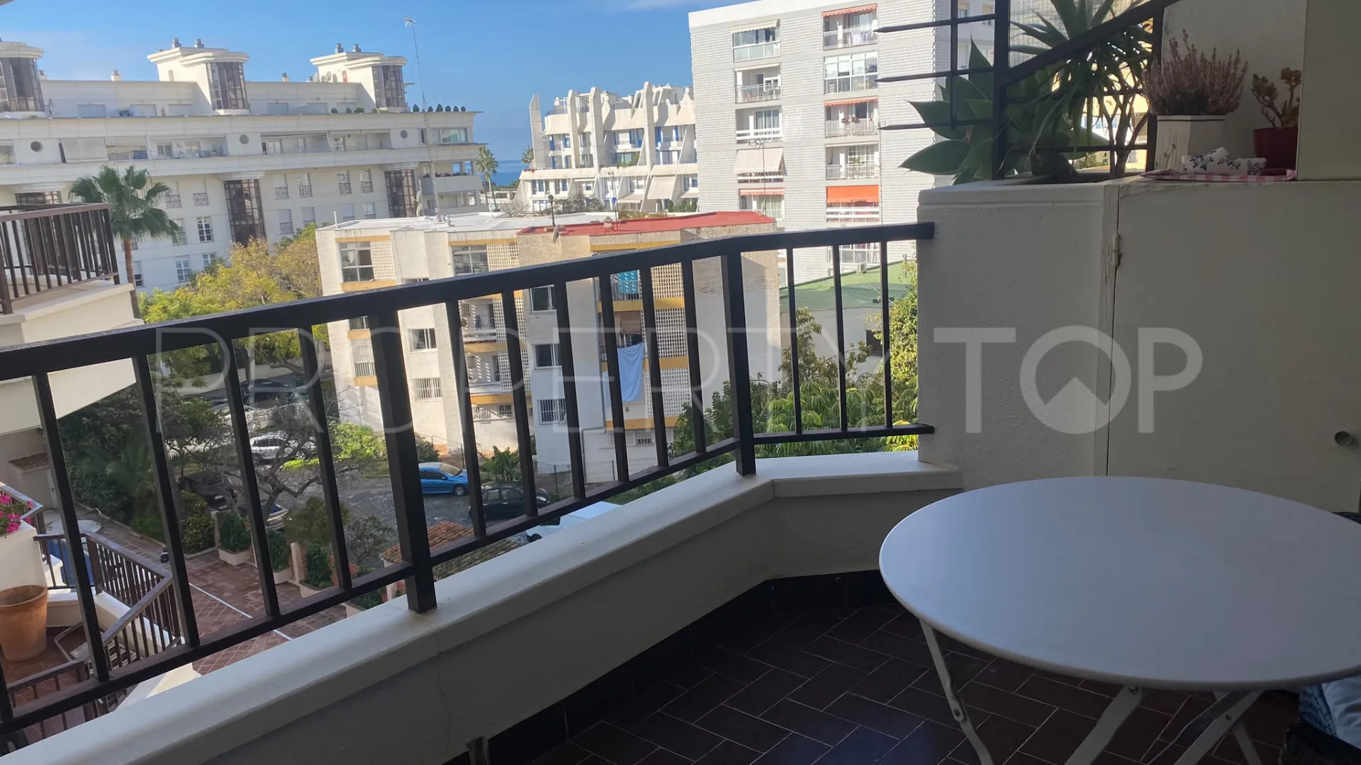 Buy apartment in Marbella Centro with 2 bedrooms