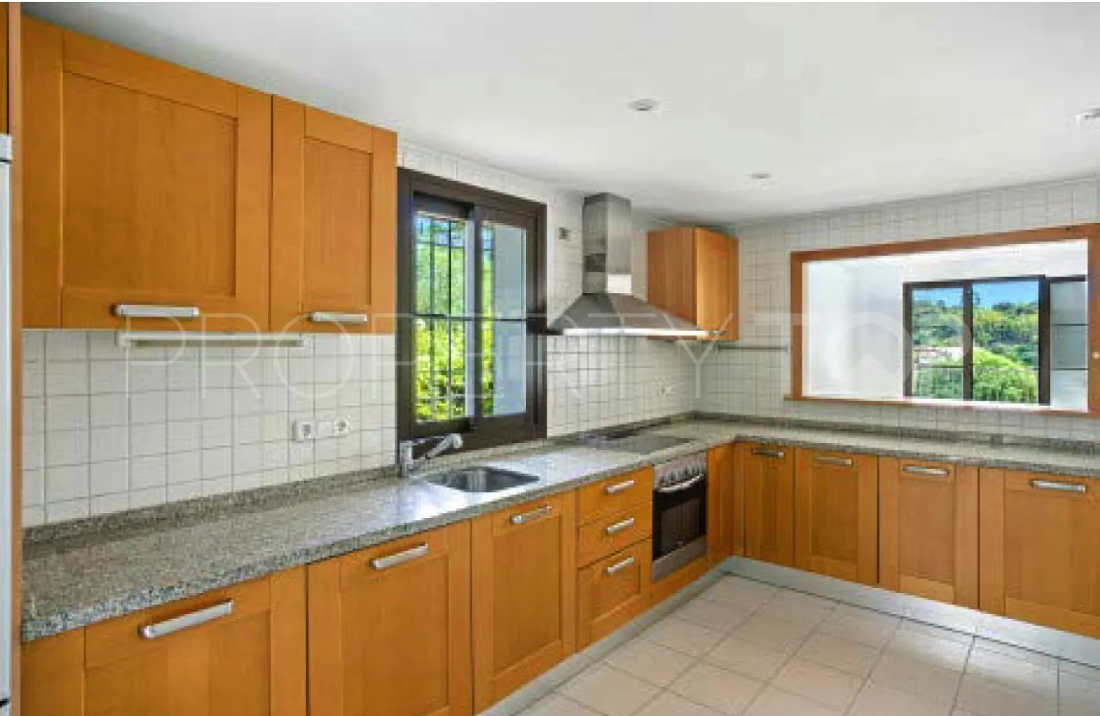 Town house for sale in Los Arqueros with 4 bedrooms