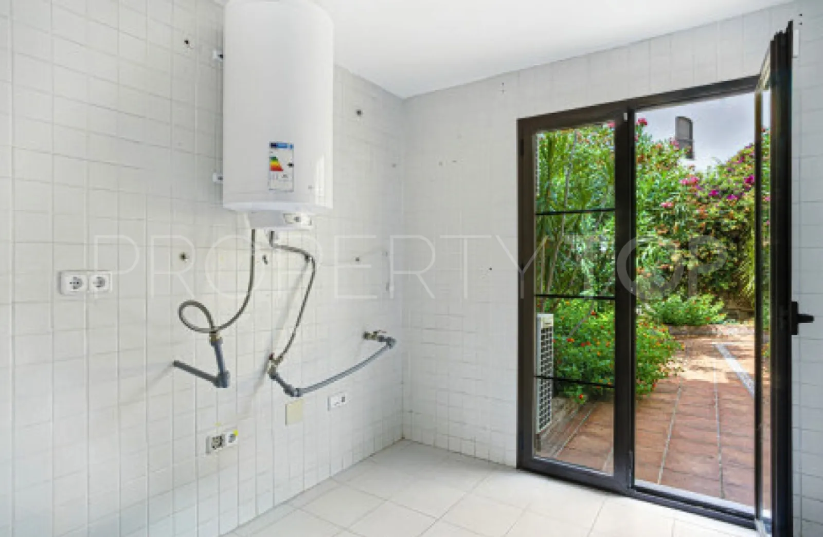 Town house for sale in Los Arqueros with 4 bedrooms