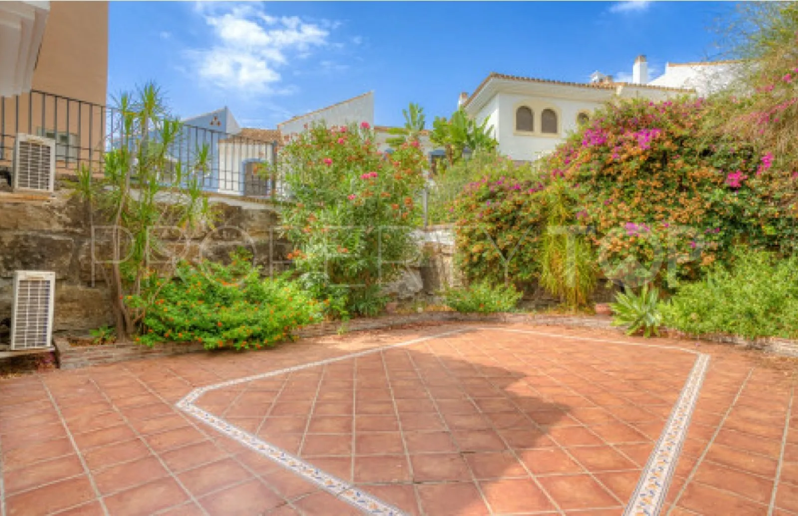 Town house for sale in Los Arqueros with 4 bedrooms