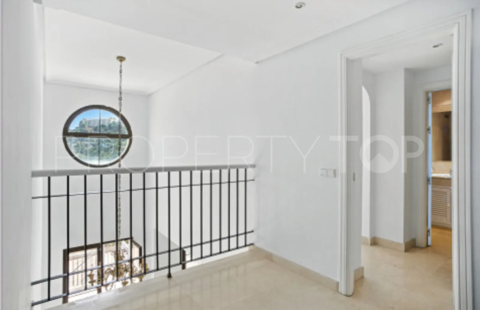 Town house for sale in Los Arqueros with 4 bedrooms
