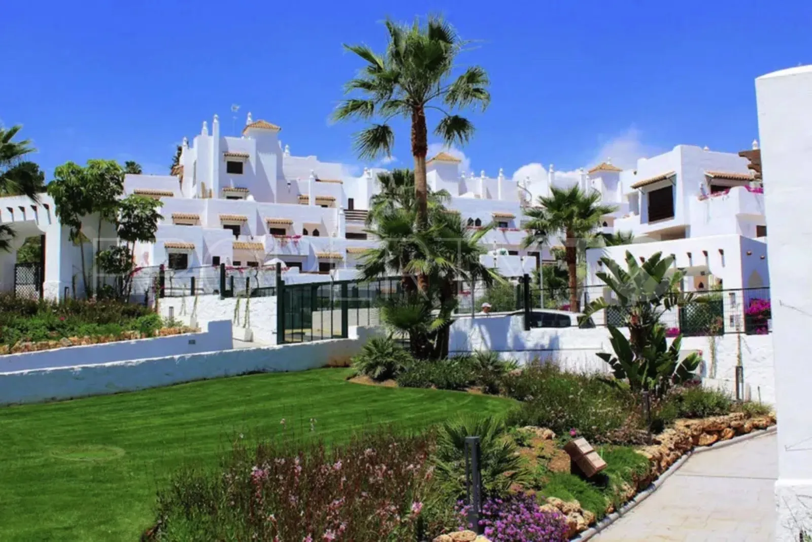 Apartamento planta baja en venta con 1 dormitorio en Selwo