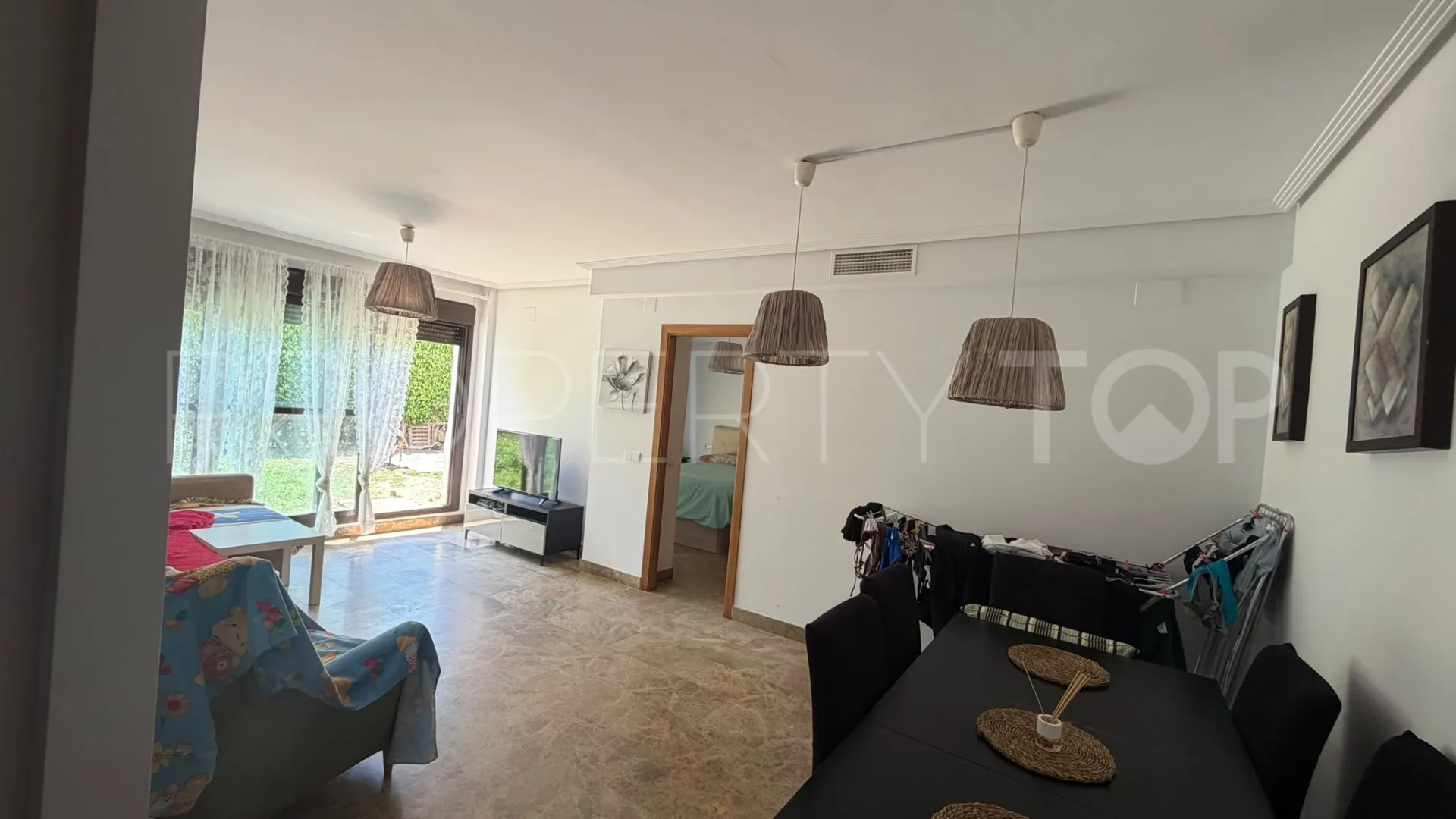 Apartamento planta baja en venta con 1 dormitorio en Selwo