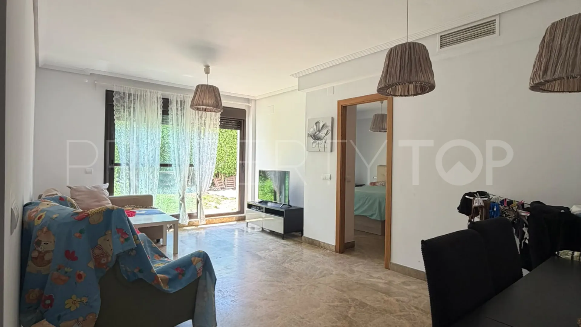 Apartamento planta baja en venta con 1 dormitorio en Selwo