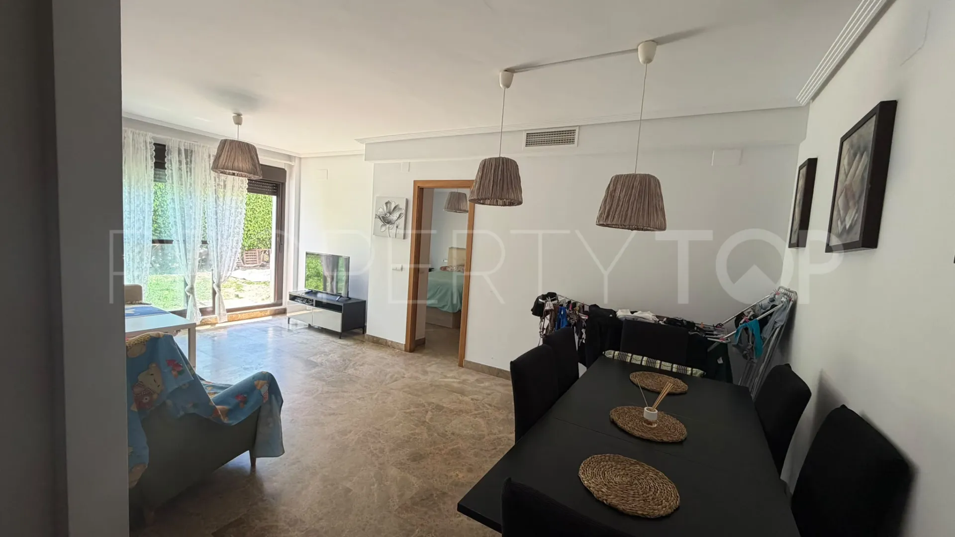Apartamento planta baja en venta con 1 dormitorio en Selwo