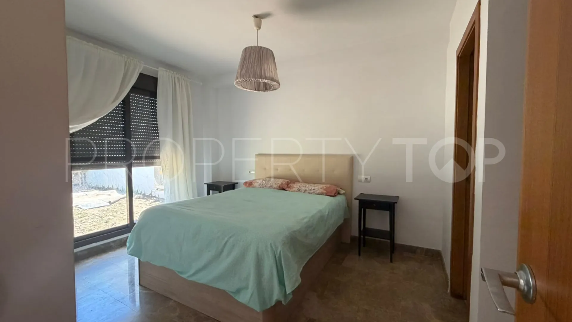 Apartamento planta baja en venta con 1 dormitorio en Selwo