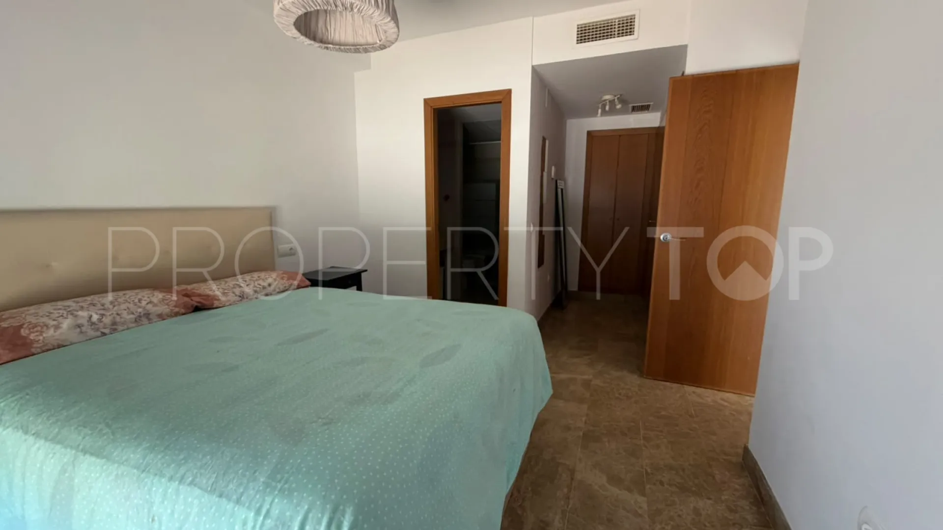 Apartamento planta baja en venta con 1 dormitorio en Selwo