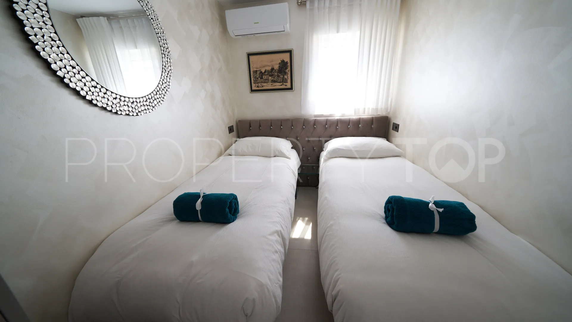 Buy apartment with 2 bedrooms in Casco antiguo