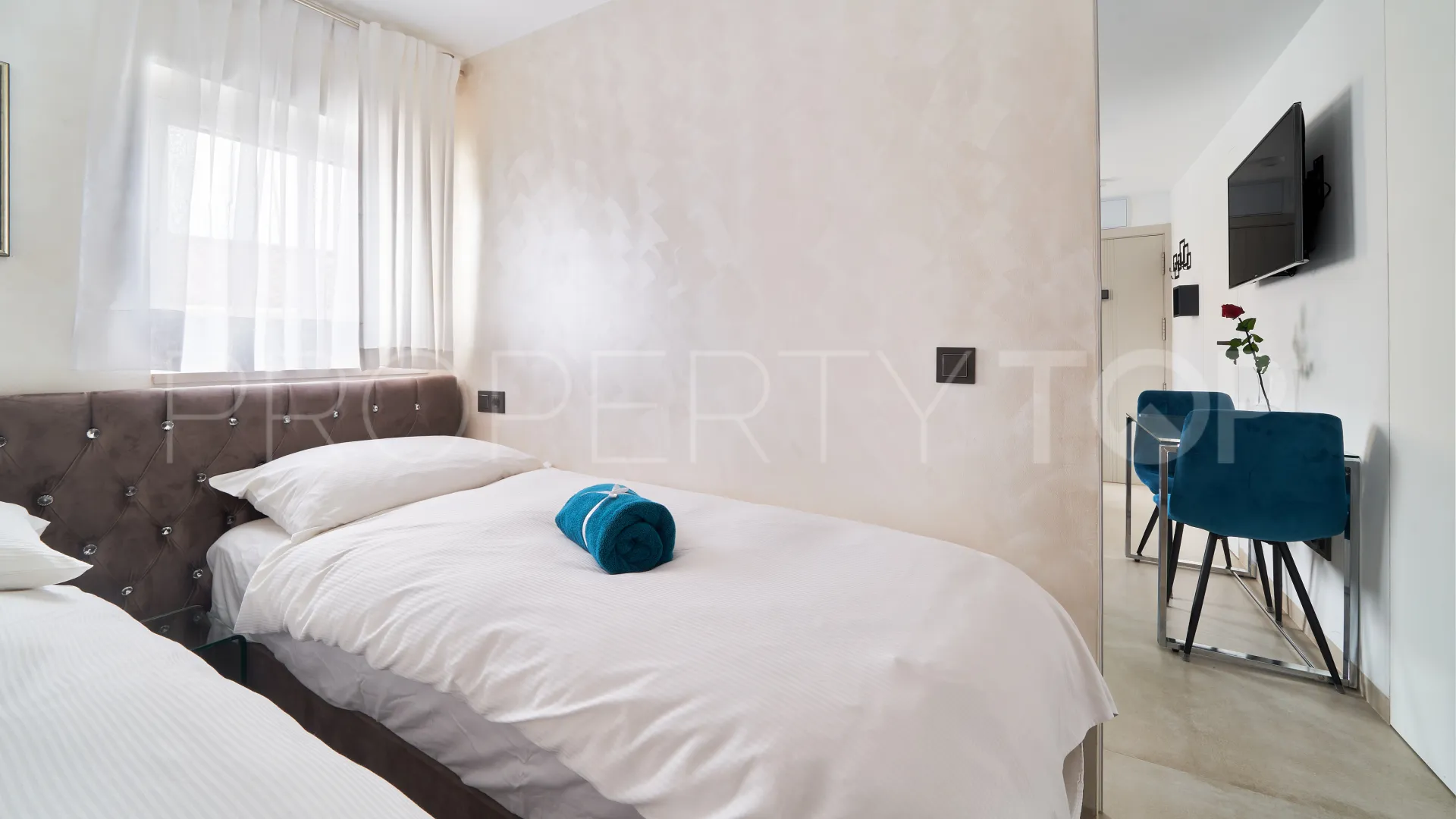 Buy apartment with 2 bedrooms in Casco antiguo