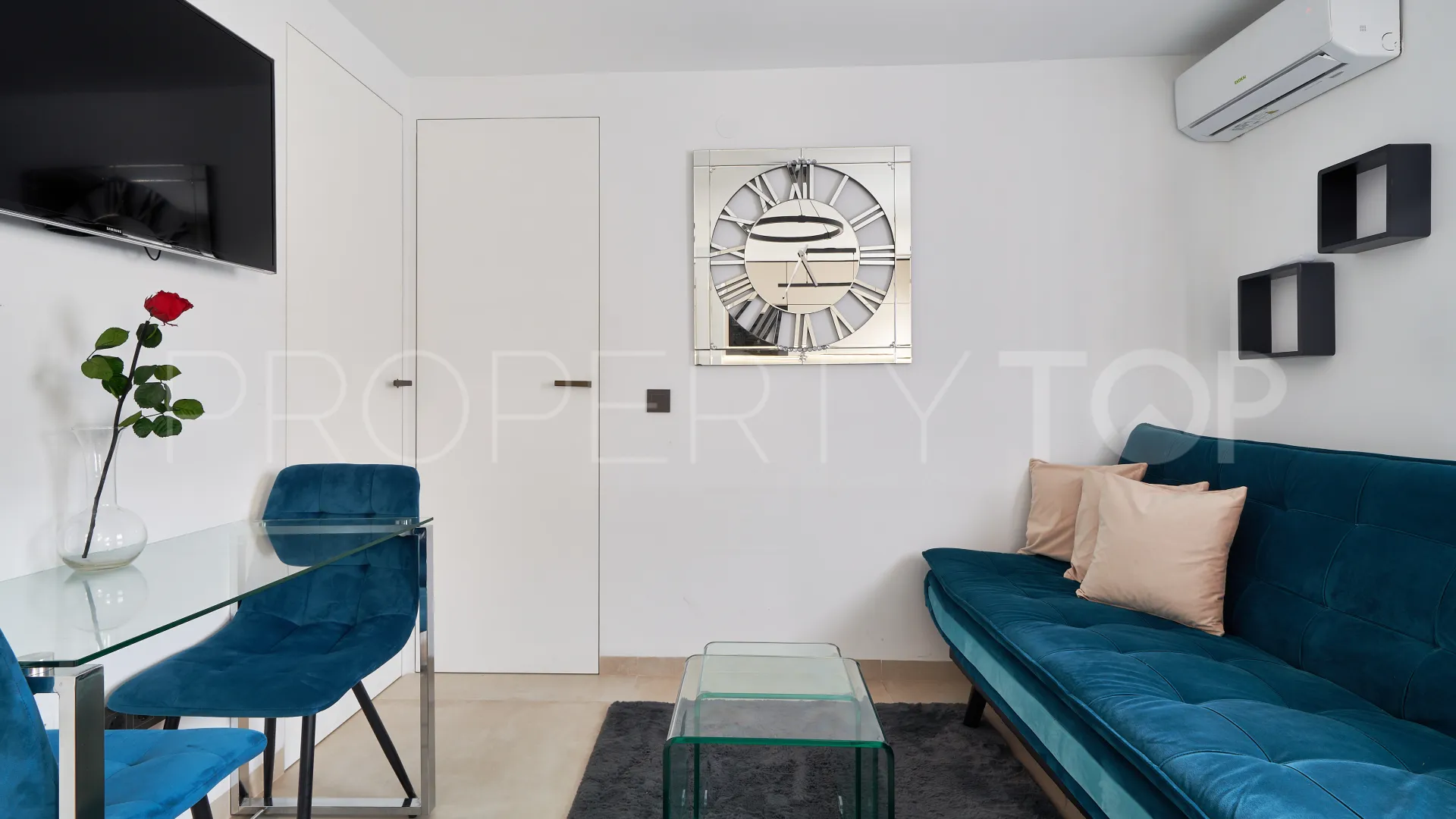Buy apartment with 2 bedrooms in Casco antiguo