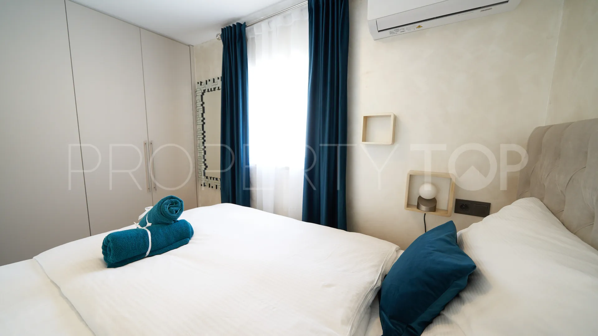 Buy apartment with 2 bedrooms in Casco antiguo