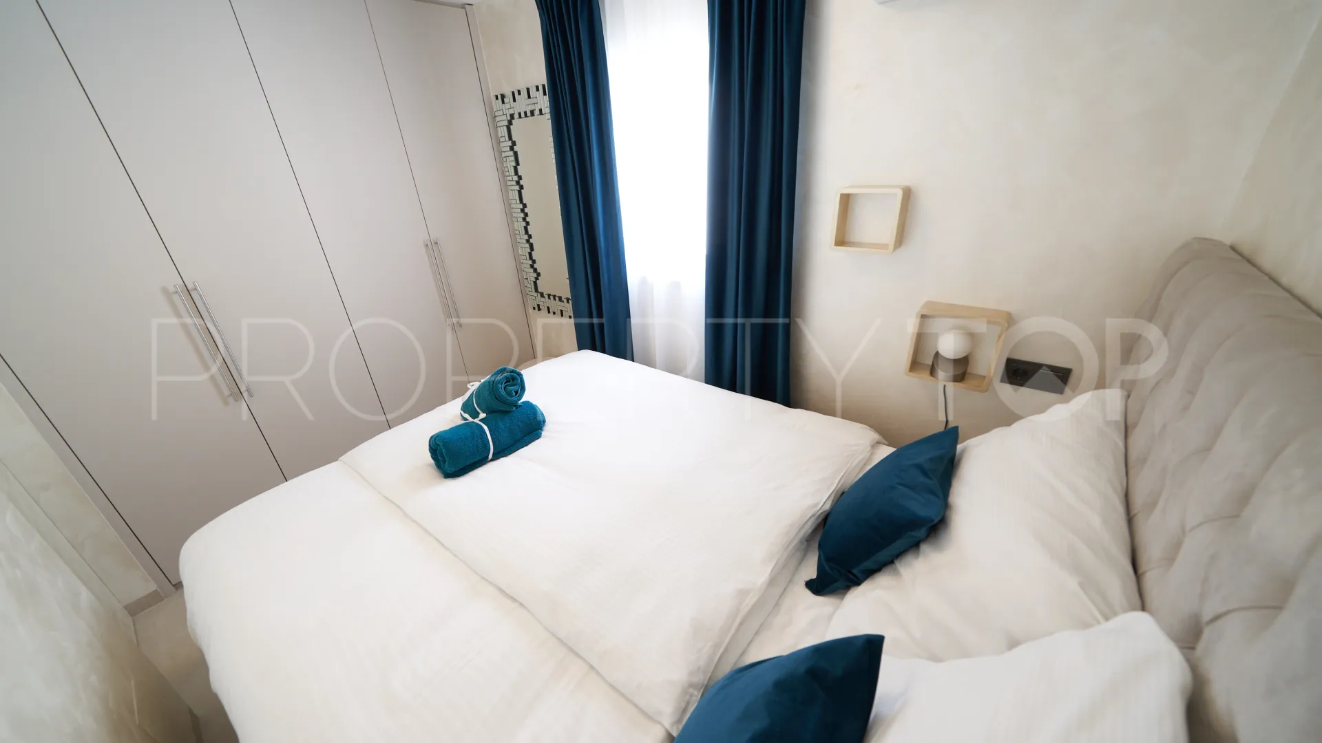 Buy apartment with 2 bedrooms in Casco antiguo