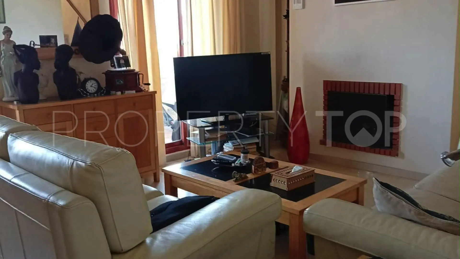 Buy semi detached house with 3 bedrooms in Princesa Kristina