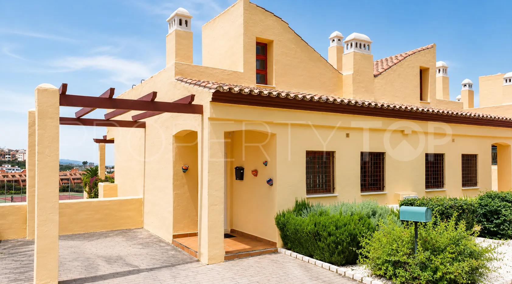 Buy semi detached house with 3 bedrooms in Princesa Kristina