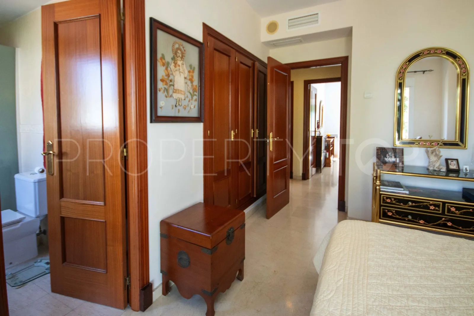 Adosado en venta en Estepona Centro con 4 dormitorios