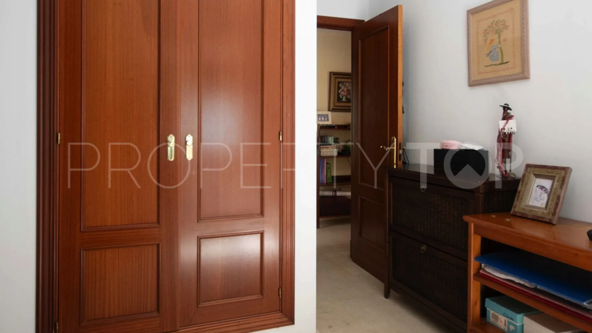 Adosado en venta en Estepona Centro con 4 dormitorios