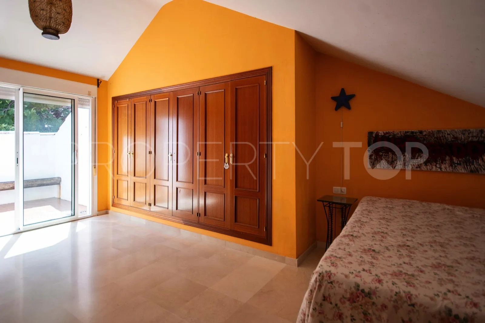 Adosado en venta en Estepona Centro con 4 dormitorios