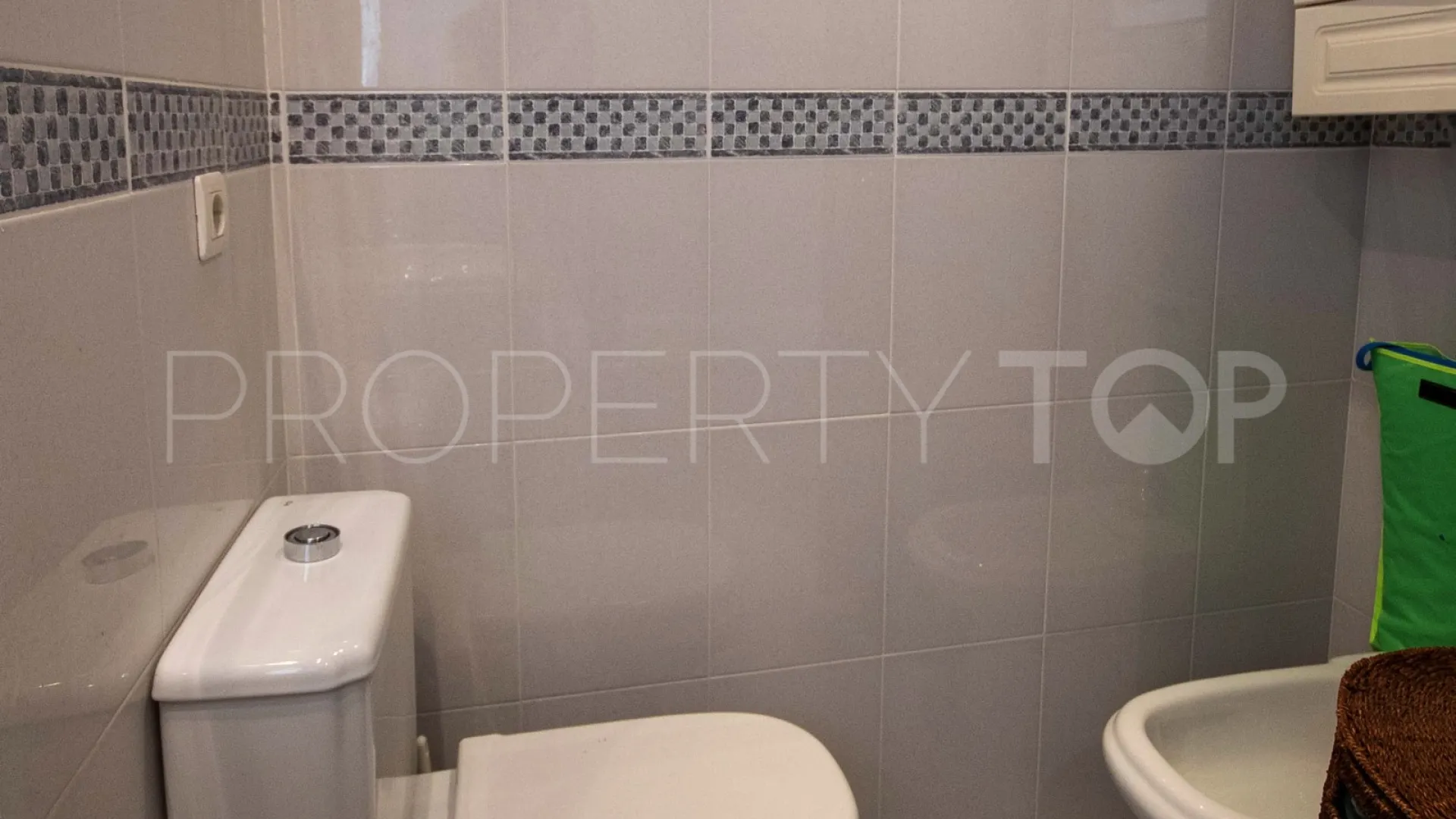 Adosado en venta en Estepona Centro con 4 dormitorios