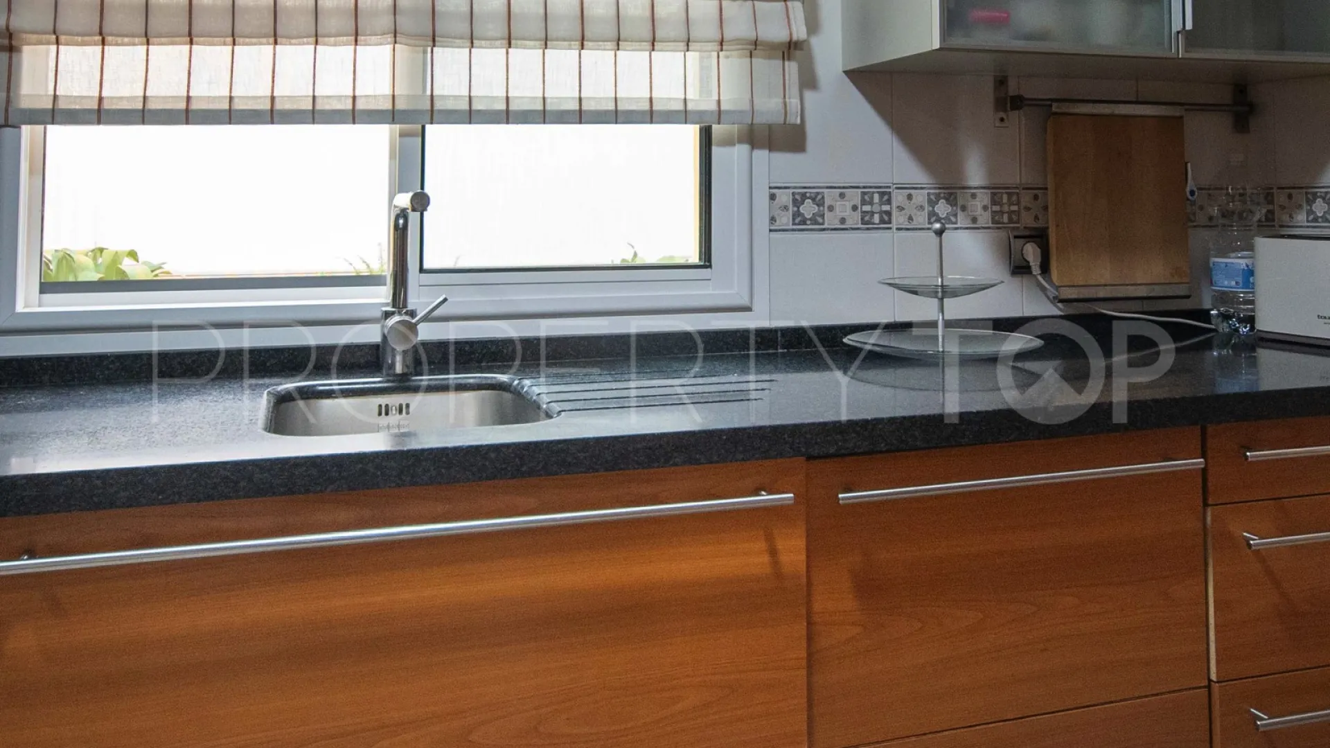 Adosado en venta en Estepona Centro con 4 dormitorios
