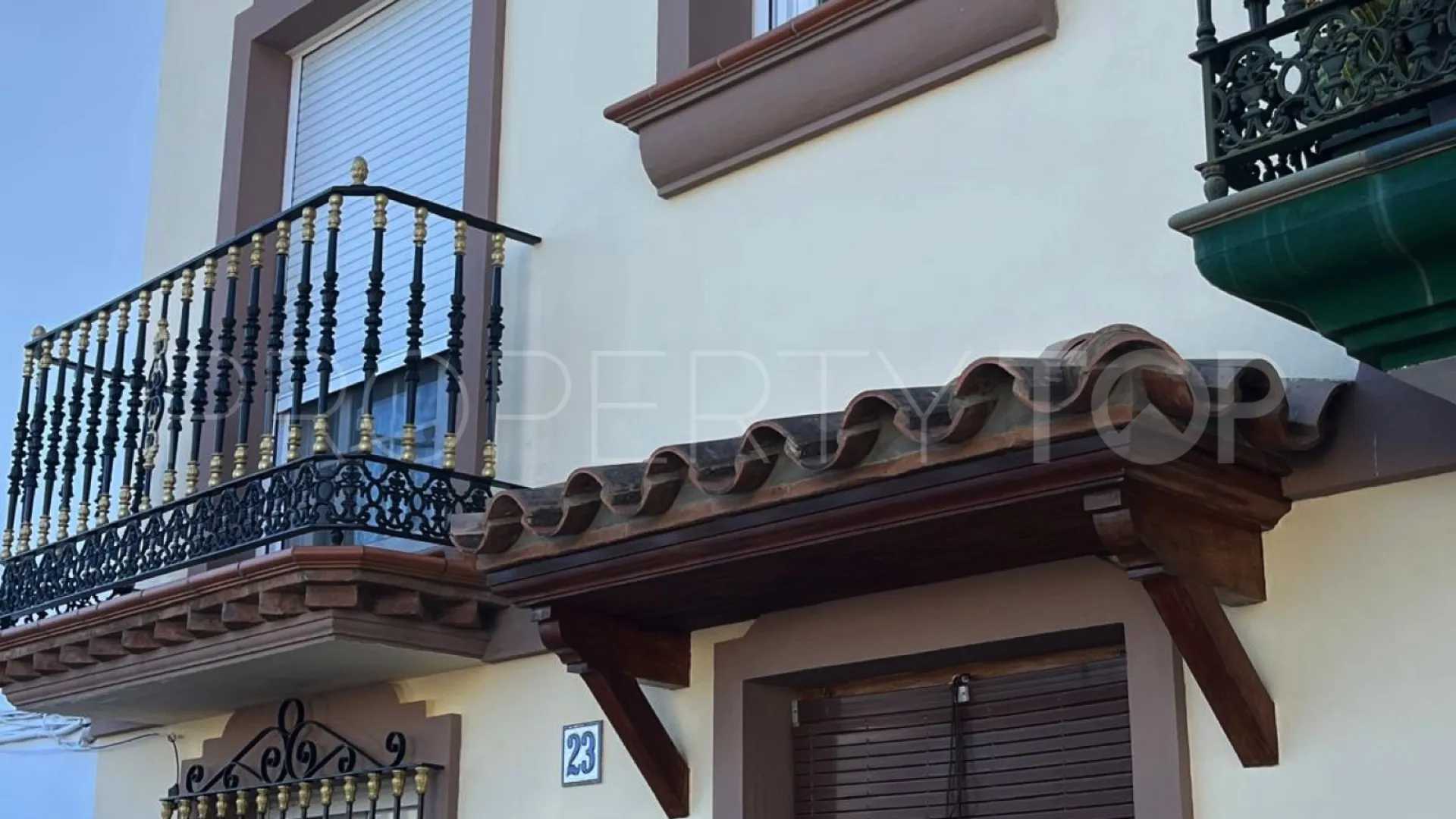 Adosado en venta de 2 dormitorios en Estepona Puerto