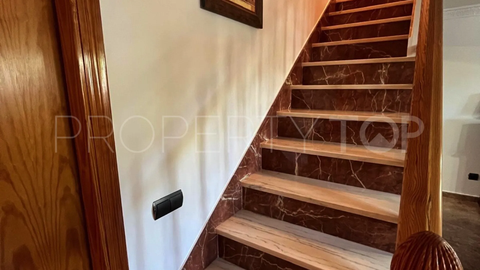 Adosado en venta de 2 dormitorios en Estepona Puerto