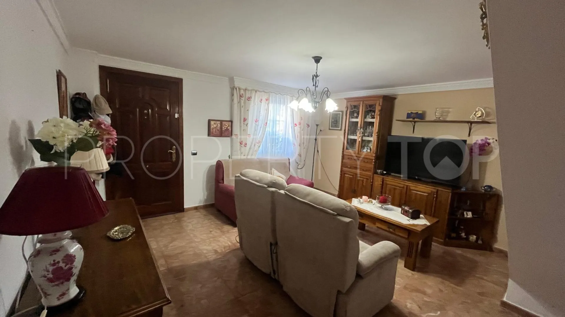 Adosado en venta de 2 dormitorios en Estepona Puerto