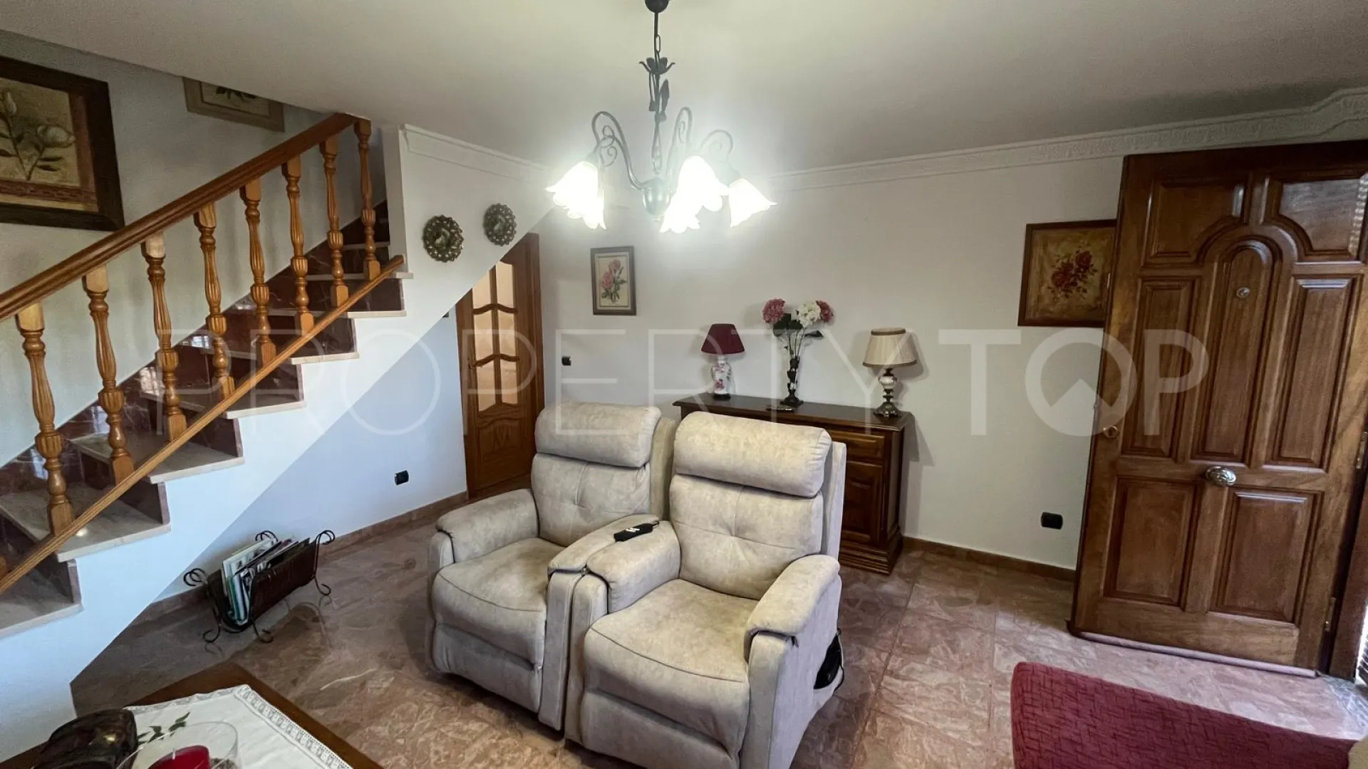 Adosado en venta de 2 dormitorios en Estepona Puerto