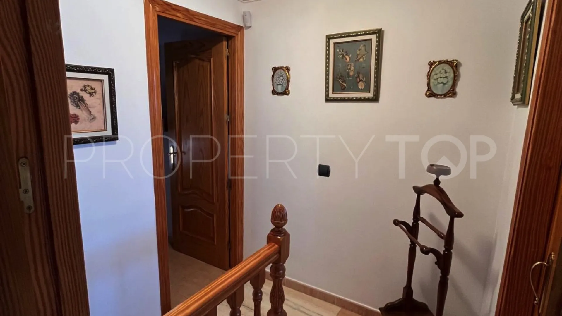 Adosado en venta de 2 dormitorios en Estepona Puerto