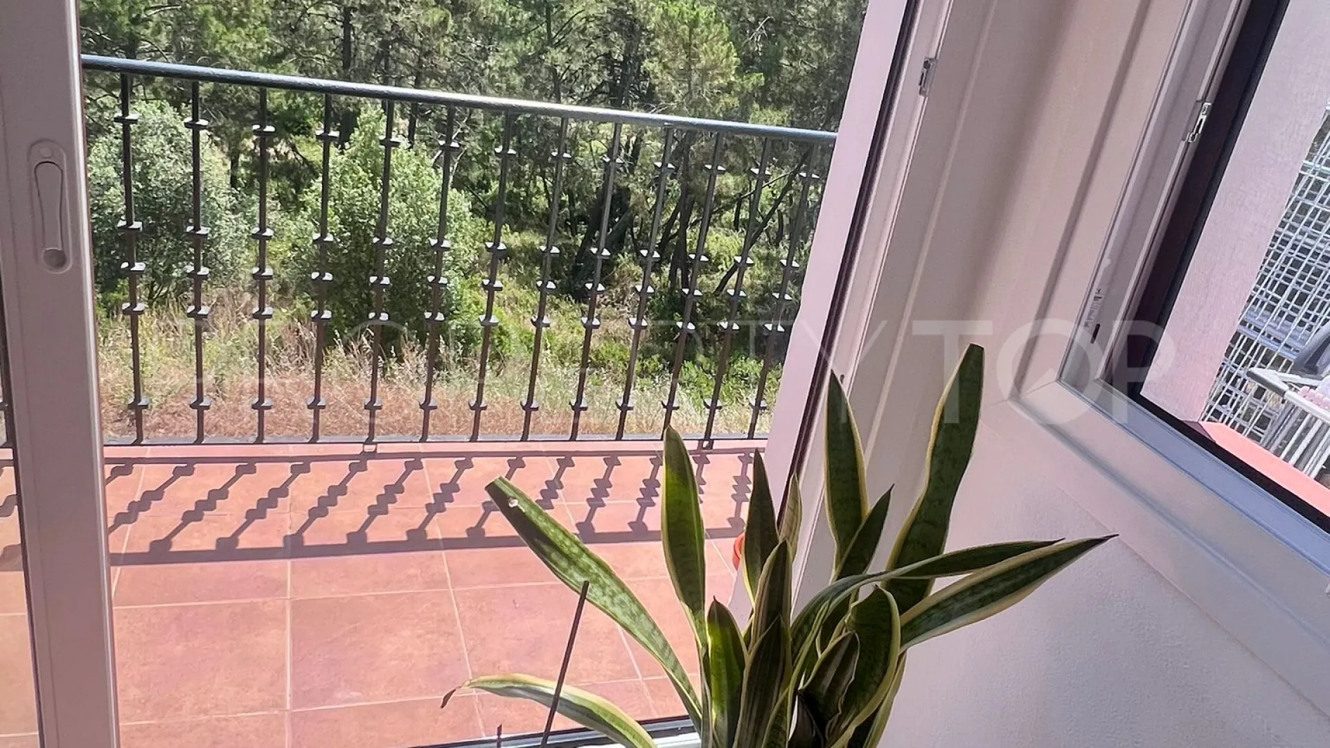 Studio for sale in Benahavis Centro