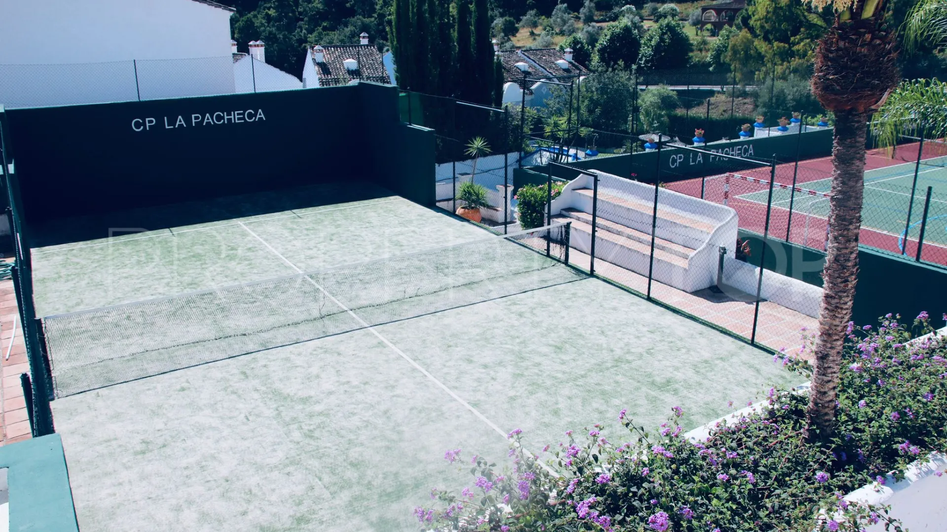 Studio for sale in Benahavis Centro