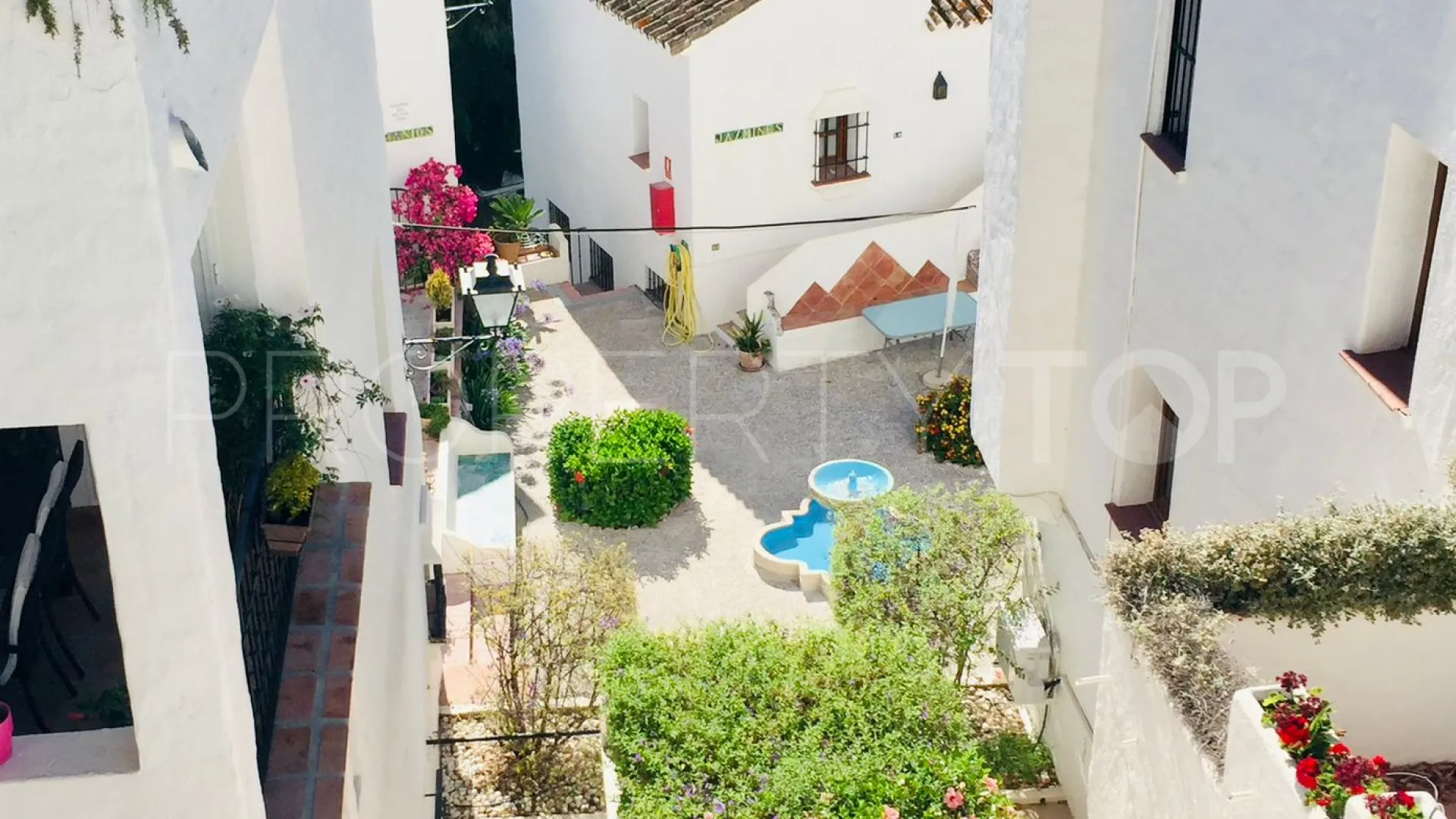 Studio for sale in Benahavis Centro