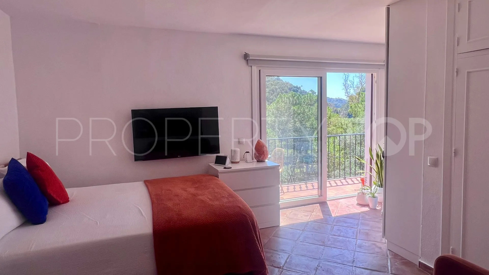 Studio for sale in Benahavis Centro