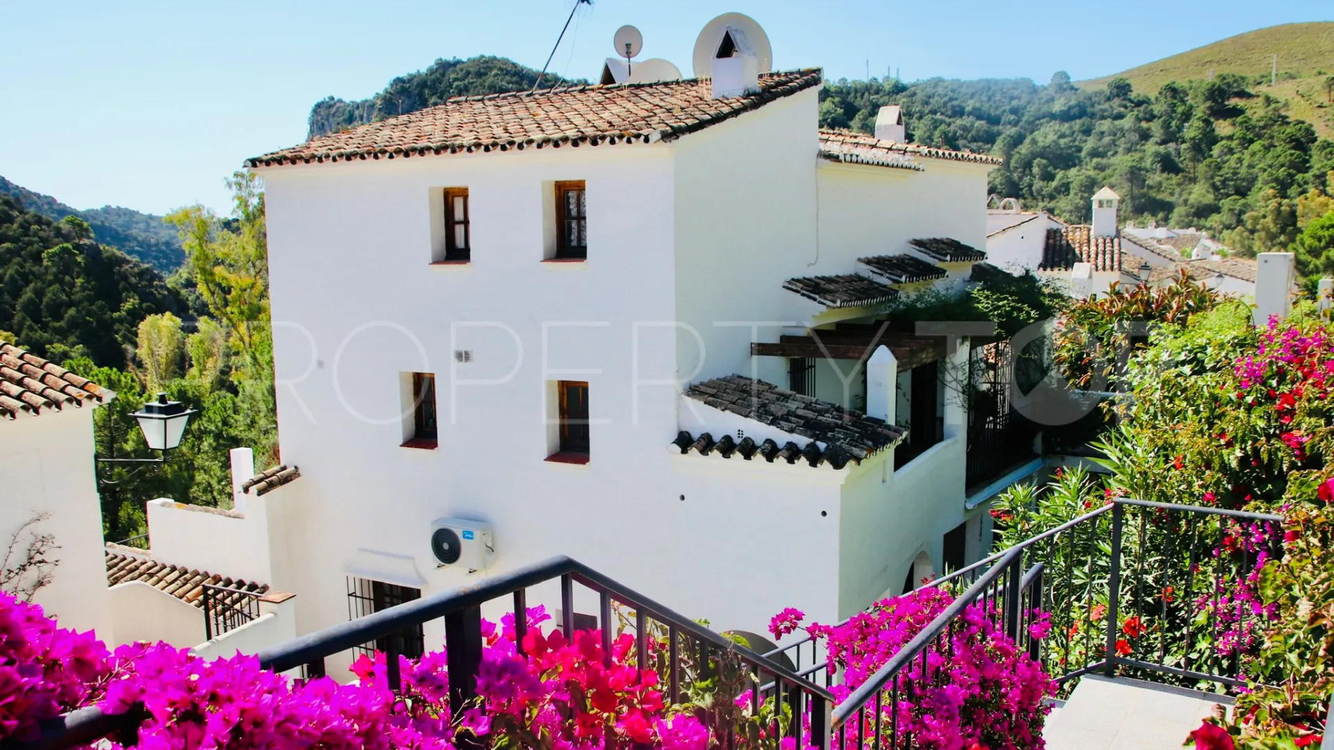 Studio for sale in Benahavis Centro