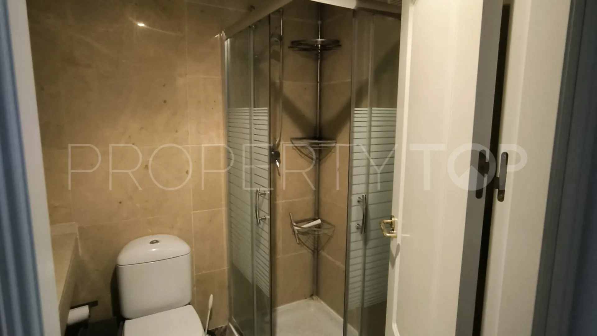 Se vende apartamento en Duquesa Village con 2 dormitorios