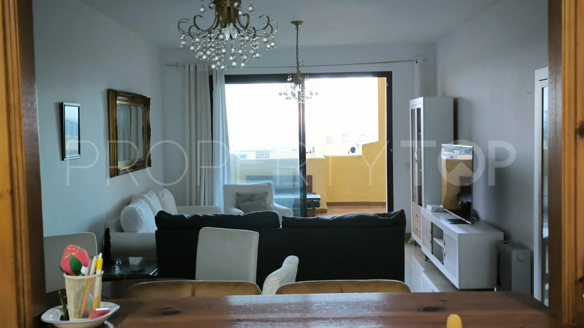 Se vende apartamento en Duquesa Village con 2 dormitorios