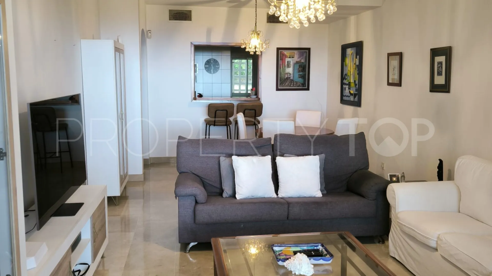 Se vende apartamento en Duquesa Village con 2 dormitorios