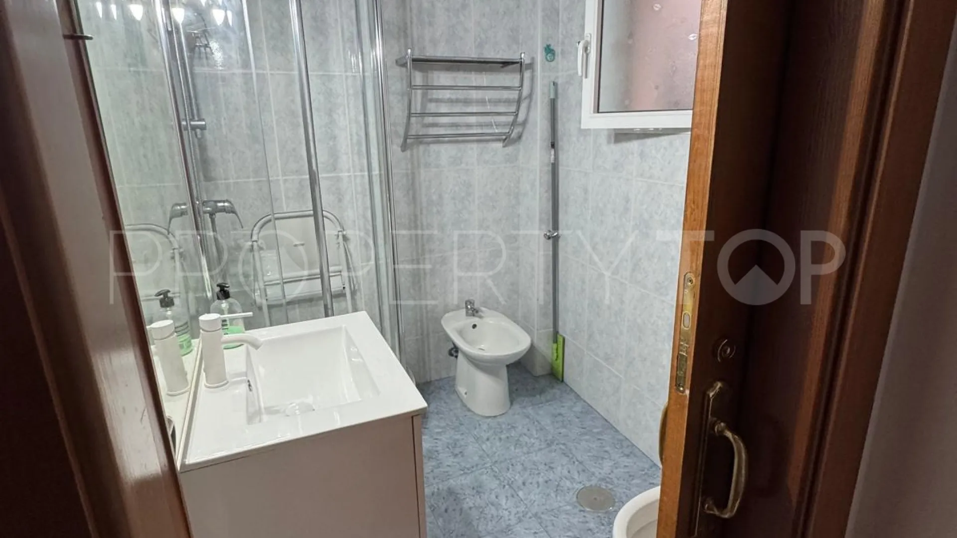 Sabinillas, apartamento con 3 dormitorios en venta