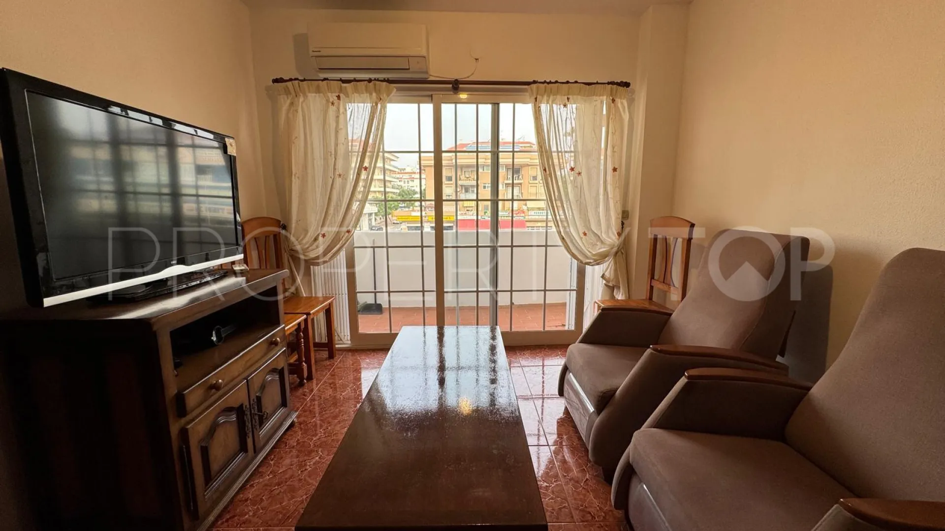 Sabinillas, apartamento con 3 dormitorios en venta