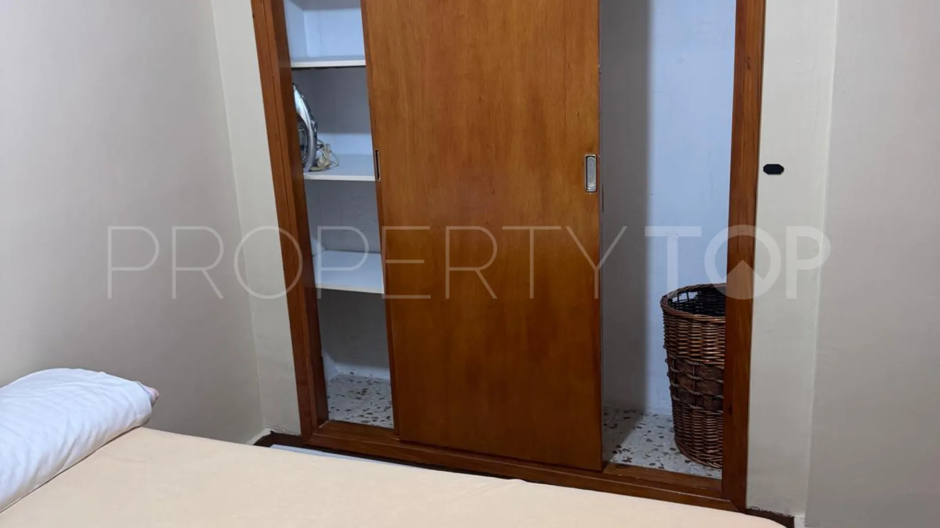 Sabinillas, apartamento con 3 dormitorios en venta