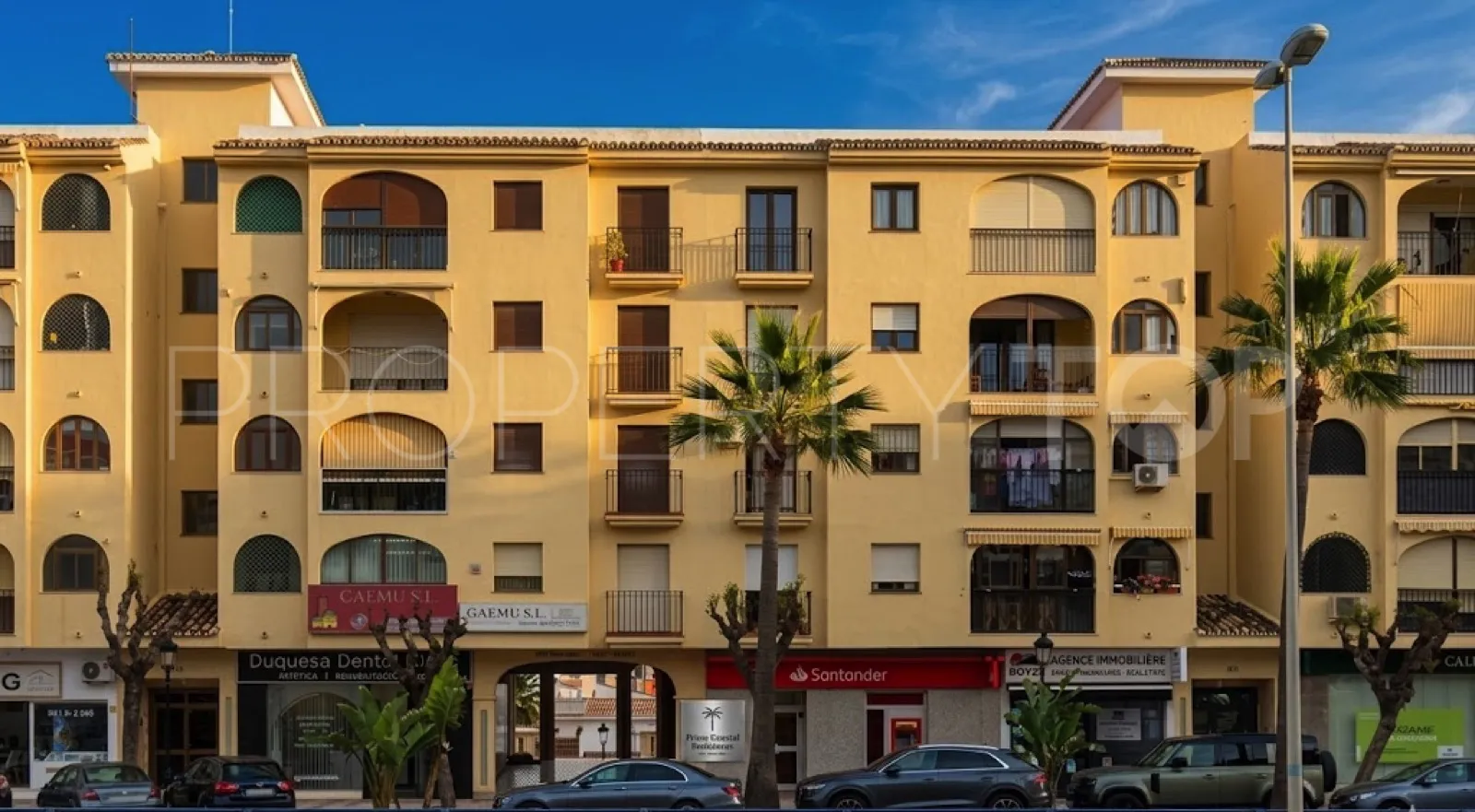 Sabinillas, apartamento con 3 dormitorios en venta