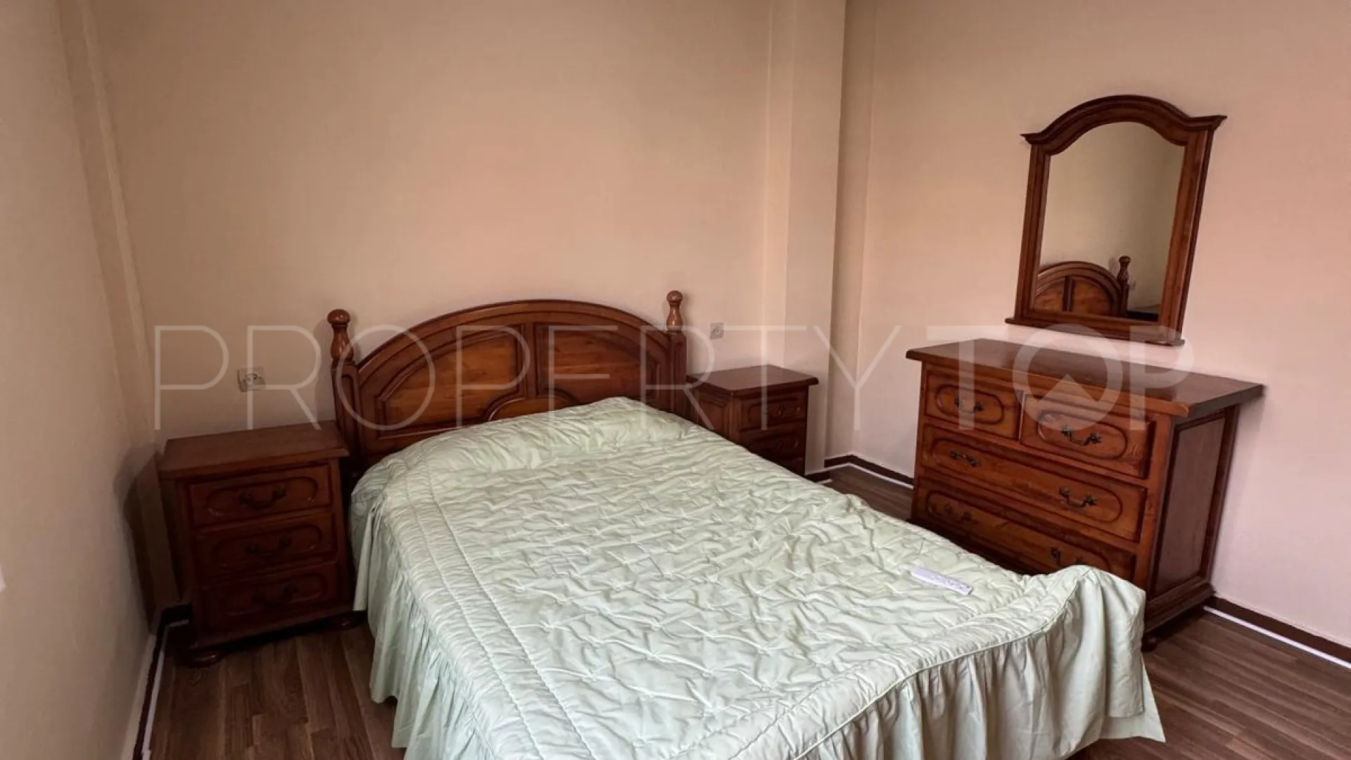 Sabinillas, apartamento con 3 dormitorios en venta