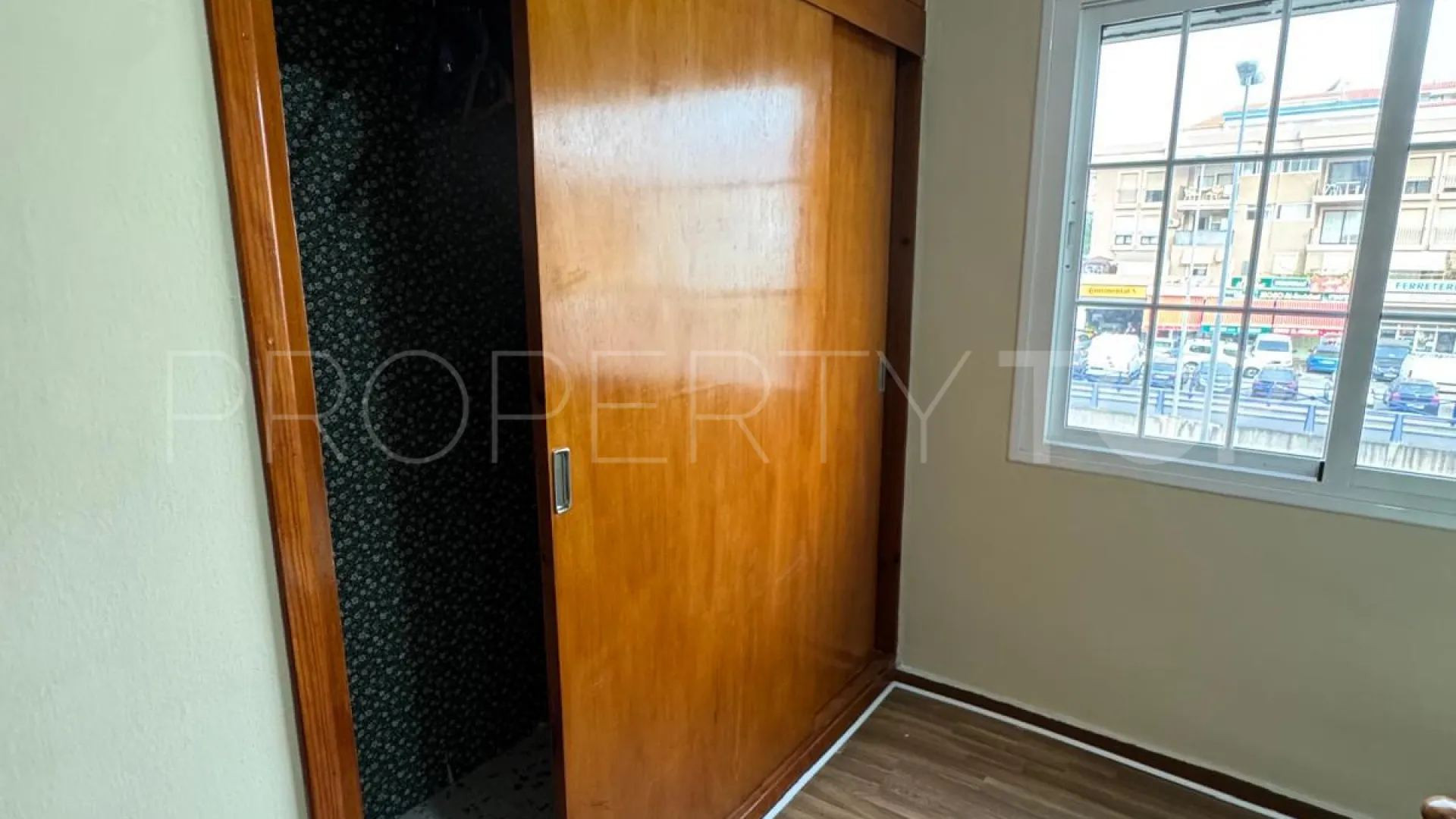 Sabinillas, apartamento con 3 dormitorios en venta