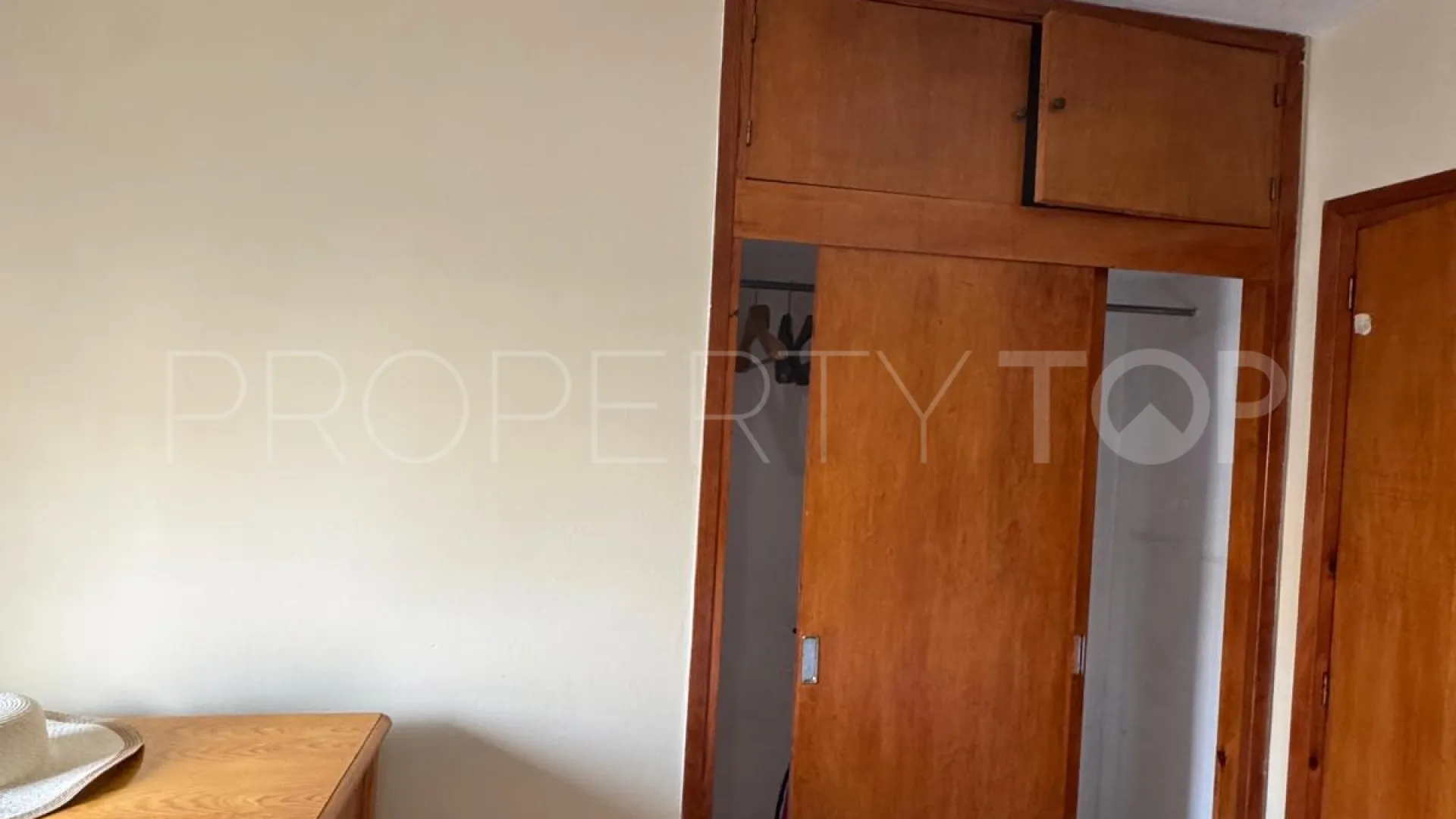 Sabinillas, apartamento con 3 dormitorios en venta