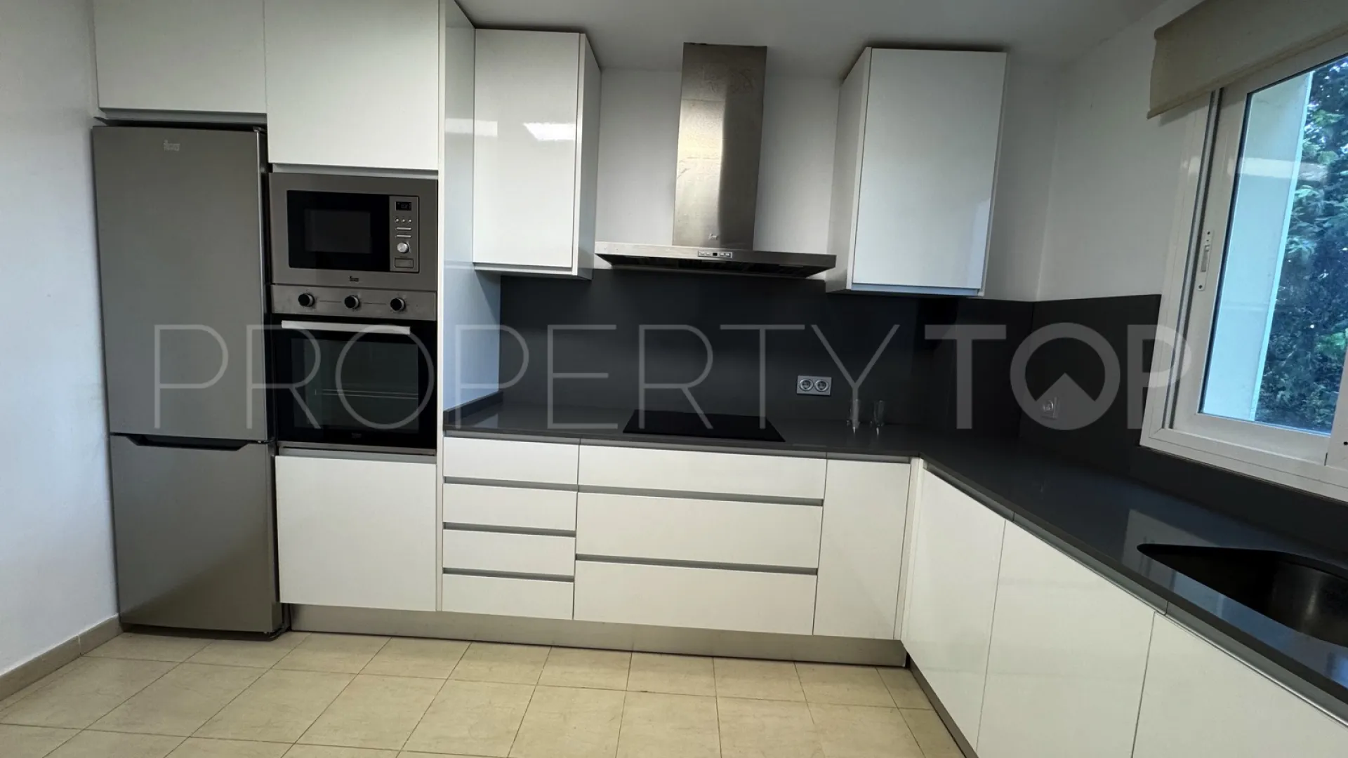 For sale Alcorrín 2 bedrooms ground floor apartment