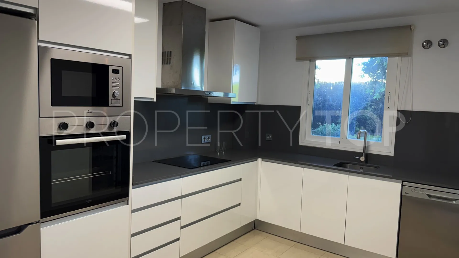 For sale Alcorrín 2 bedrooms ground floor apartment