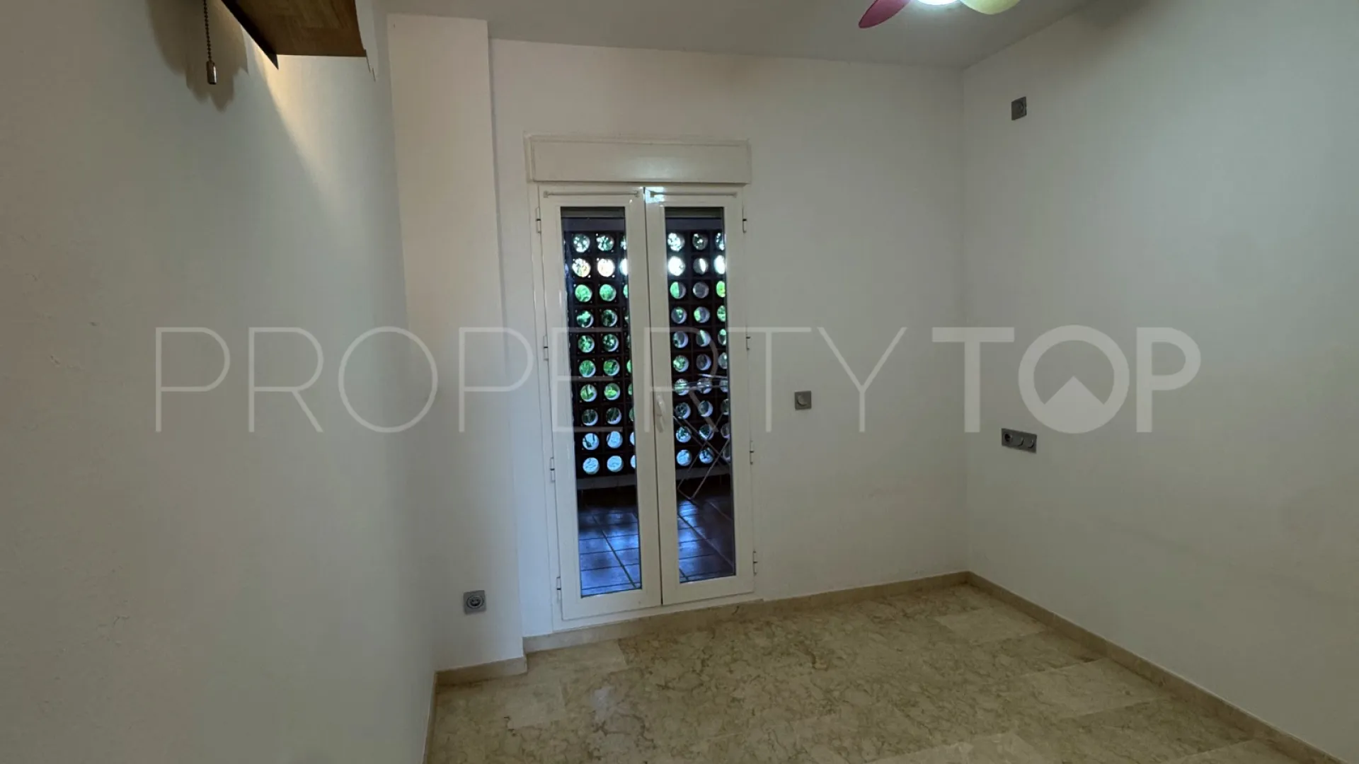 For sale Alcorrín 2 bedrooms ground floor apartment