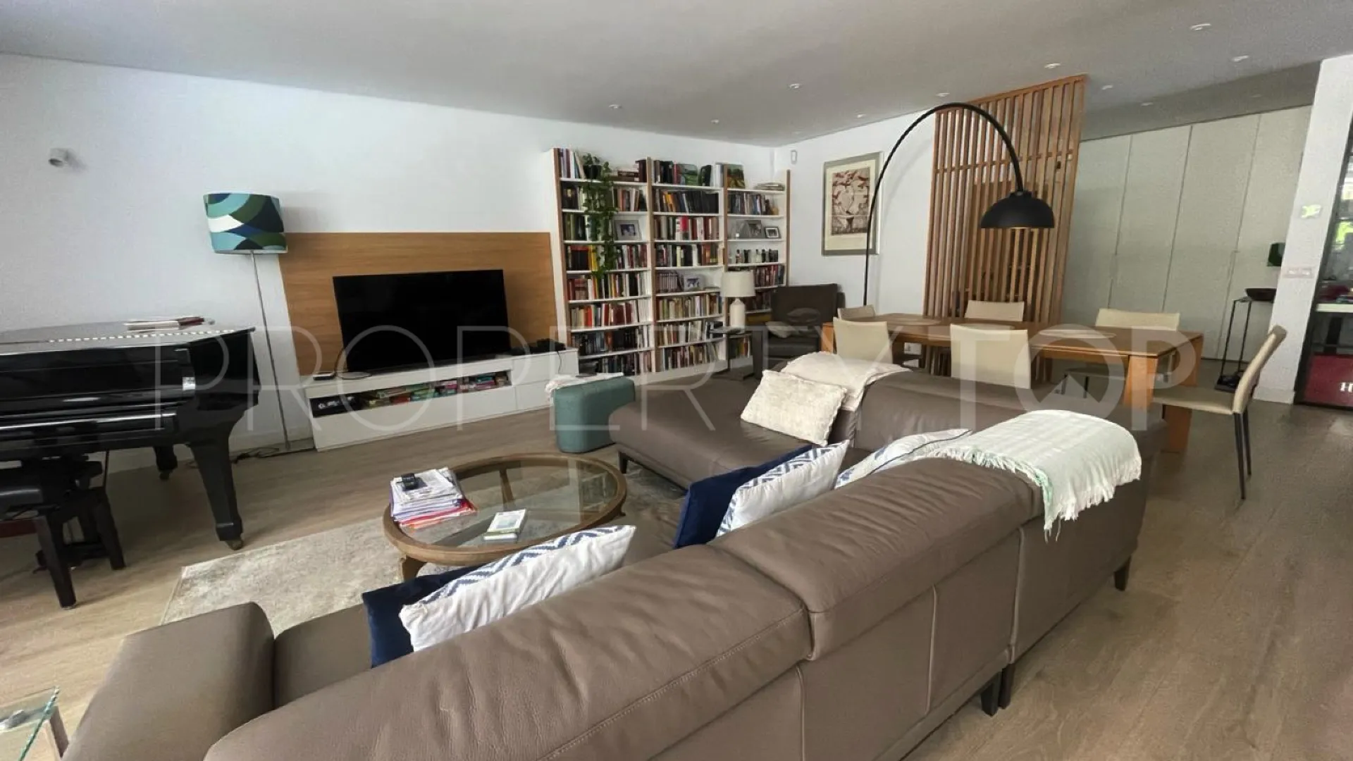 Ricardo Soriano, apartamento en venta con 4 dormitorios