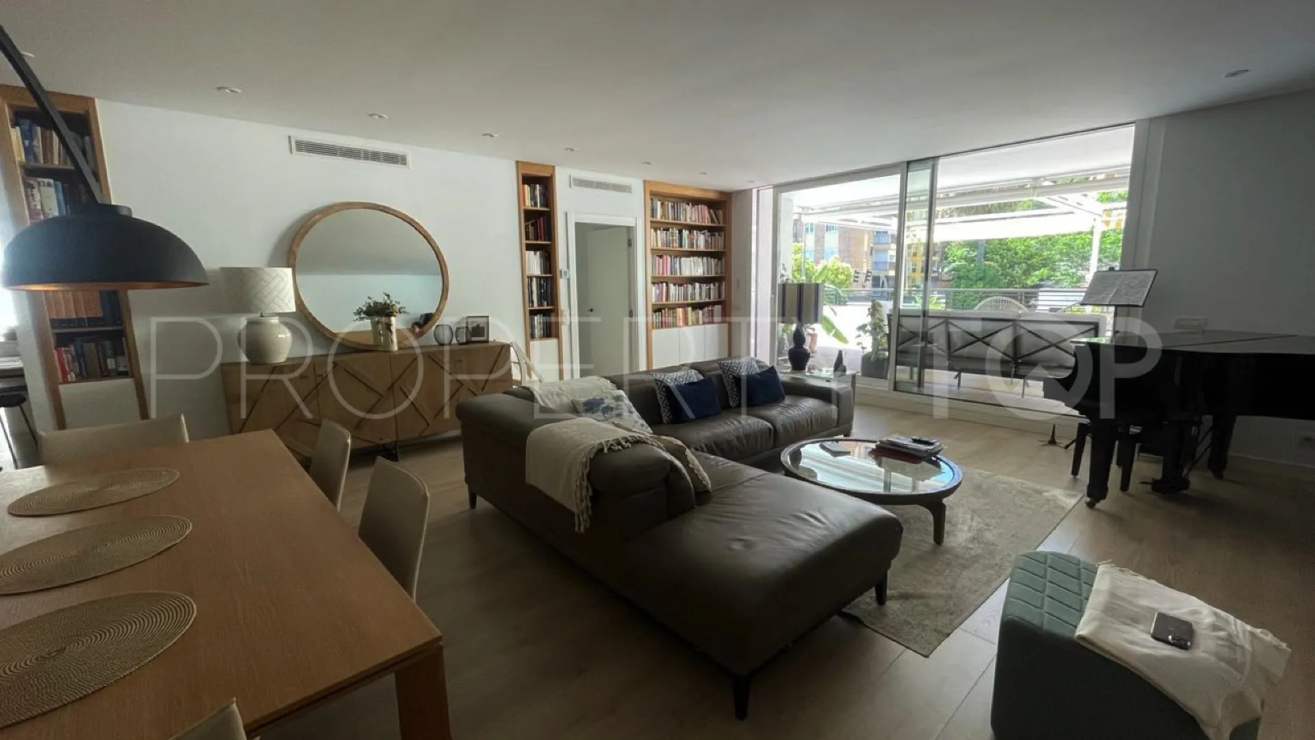Ricardo Soriano, apartamento en venta con 4 dormitorios