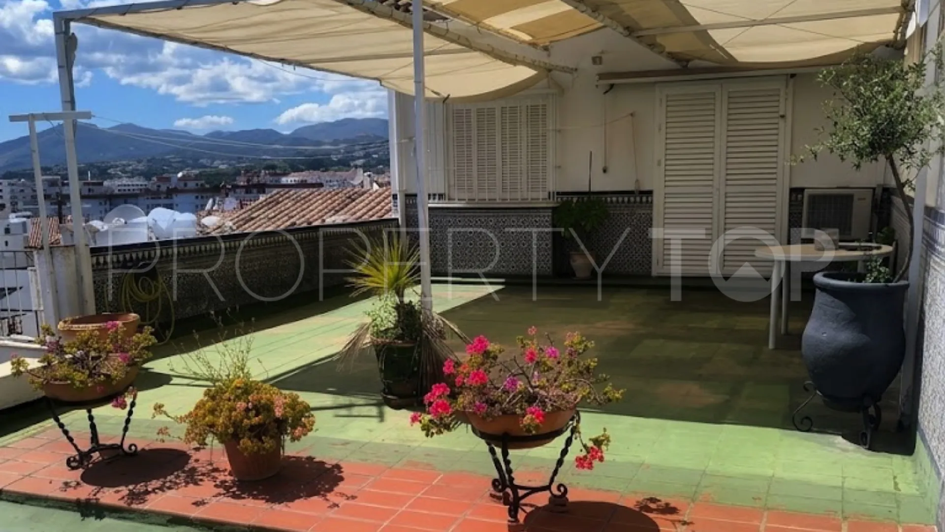 La Campana town house for sale