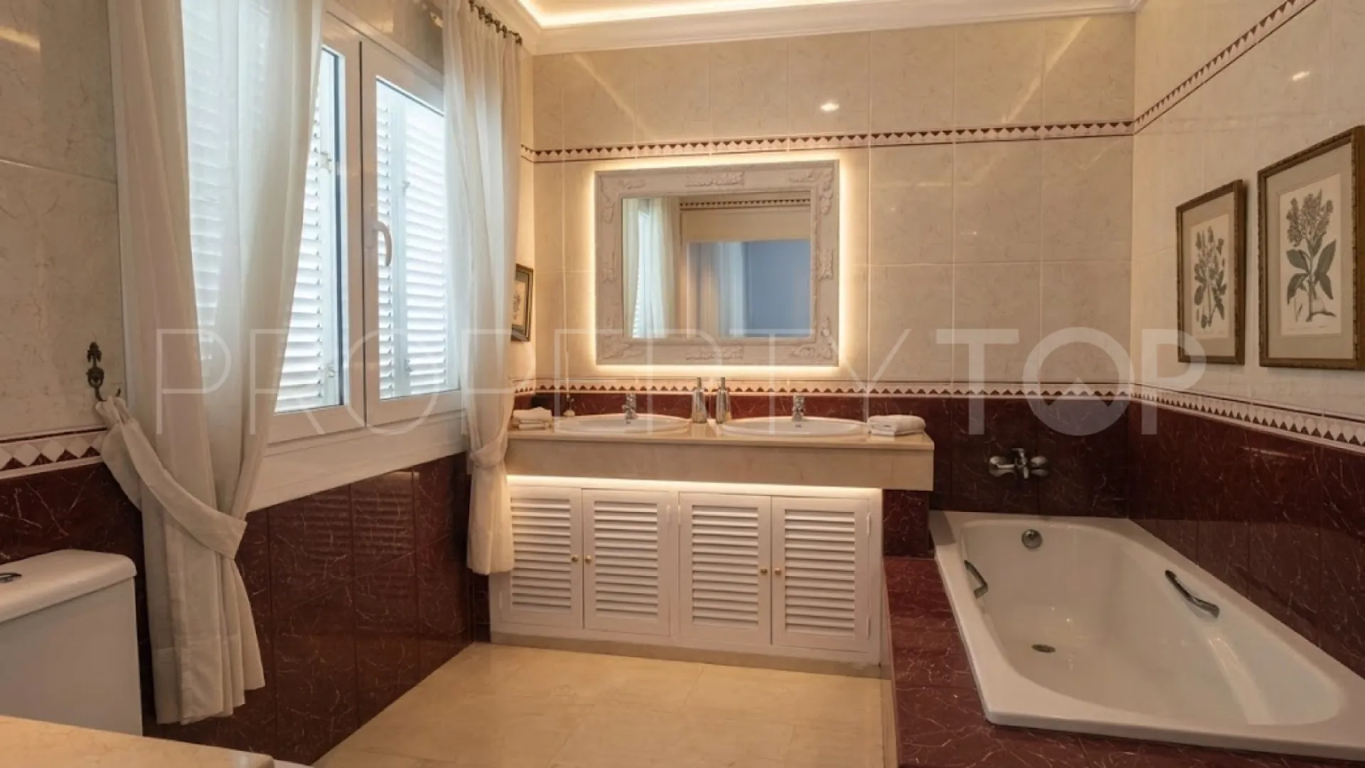 La Campana town house for sale